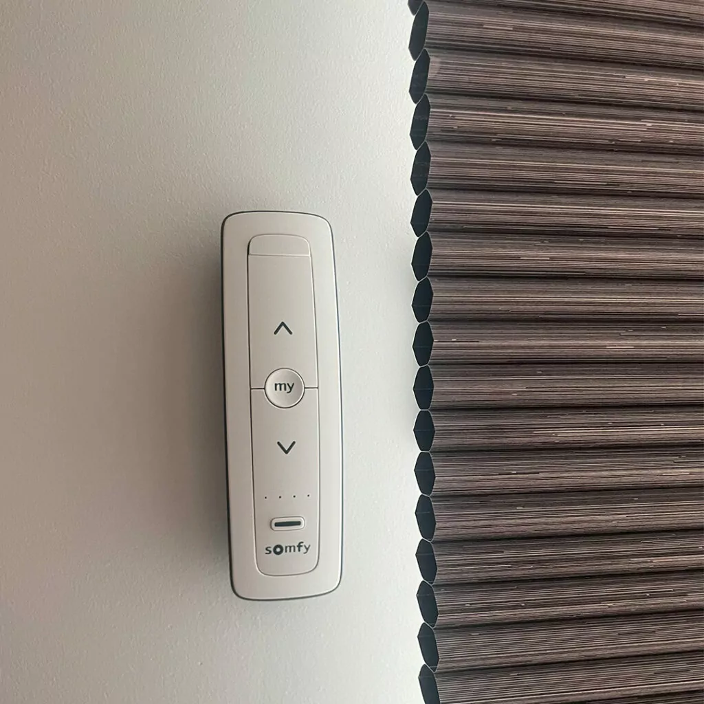 a remote for a motorised blind which is useful for blinds for migraines