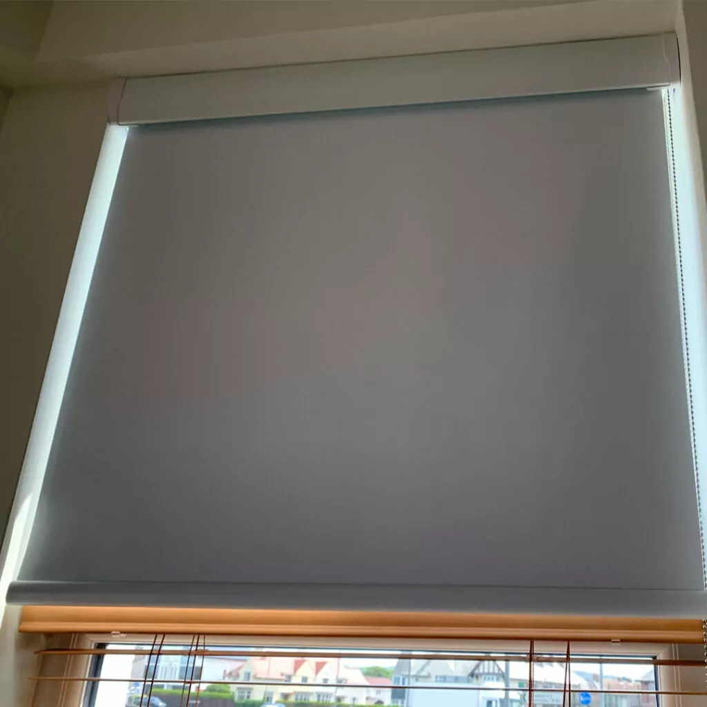a roller blind which is one type of blind for migraines