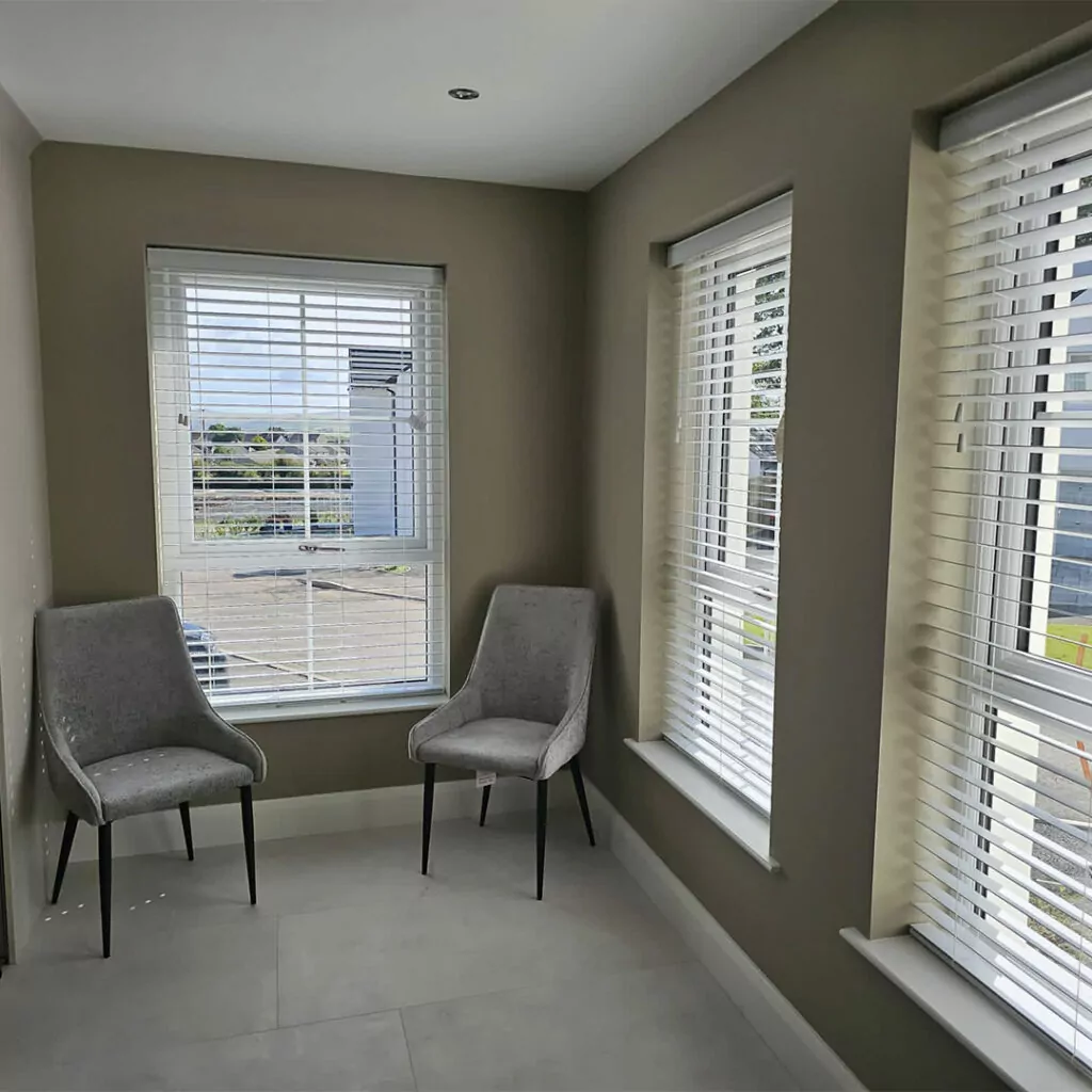 Do blinds fit inside or outside the recess? Top 3 Blinds for Fitting Inside the Recess  Wooden Blinds Venetian Blinds